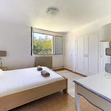 Villa Beautiful 300 M2 Villa, Big Pool, 3000m2 Garden *